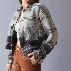 BDG UO Urban Outfitters Black Cream Plaid Cropped Flannel Button Down Jacket S
